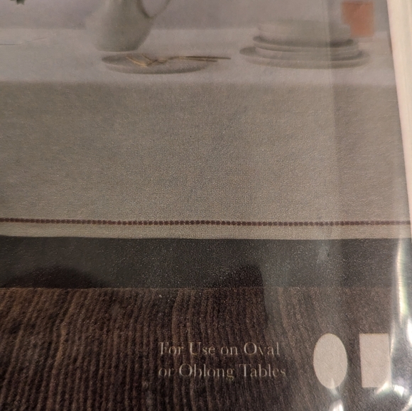 Bee and Willow Snowflake Embroidery Tablecloth 60 x 84 Oblong/Oval tables - Picture 6 of 7